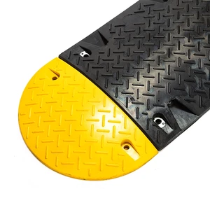 Black and Yellow Speed Bump Durable Plastic Roadway Safety Feature Speed Bumper for Roadway Application