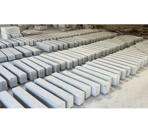 Laystone Factory Wholesale Natural Gray Granite Curbstones Polished/Honed Finish Modern Design for Hotel Outdoor Use Garden
