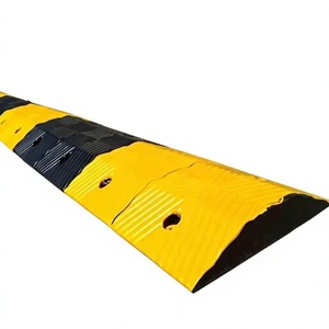 Engineering Payment Thickened 7CM High Impact Resistance Rubber Speed Bump Road Highway Community Car Parking Lot Rural Speed