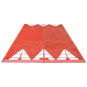 Traffic Calming Safety Breaker Road Hump Emergency Vehicle Reducer Speed Bump Orange Rubber Speed Cushion With Reflective Arrow