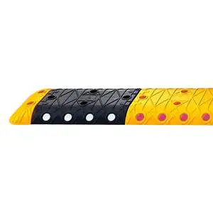 1.95 Meters Road Classic Plastic Speed Bump Set with Lid 5 Bodies + 2 Lids 40 Reflectors