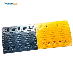 Easy Installation Speed Hump Yellow-Black Modular Rubber Speed Bump for Parking Lot Management
