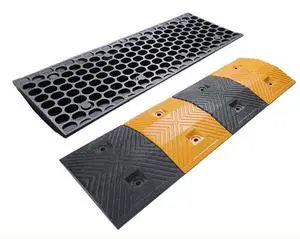 Grandchess 500*350*50mm Rubber Black Yellow Traffic Road Bump Speed Breaker Hump China