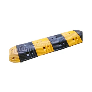 Speed Bump High Purity Heavy Traffic Safety Sturdy Trapezoidal Rubber Road Speed Bump