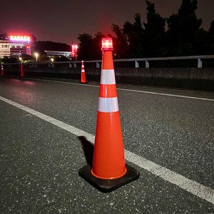 LED Flashing Traffic Cone Signal Beacon Lamp Construction Safety Road Barricade Automatic Vehicle Waterproof IP66