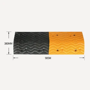 Heavy Driveway Street Residential Garage Wave Shaped Rubber Road Speed Breaker Reducer Traffic Safety Bump Speed Humps for Sale