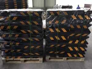 Safety Truck & Car Traffic Localizer Rubber Wheel Stop Sign for Parking Lot Reflective Locator & Wheel Stopper Roadway Product