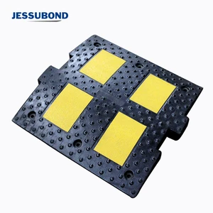 Reflective Roadway Speed Humps for Traffic Safety & Driving Parking Caution Hi Vis Rubber Speed Bumps