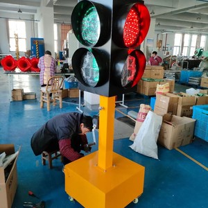 Mobile Solar Red Green Arrow LED Traffic Signal Light, Road Crossing Traffic Light