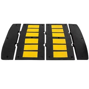 Rubber Driveway Safety Road Reducer Cushion Shock Belt Yellow Reflector Traffic Control Speed Breaker Driveway Speed Hump