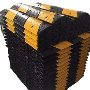 High Visibility Plastic Speed Hump Portable Rubber Speed Bump for Safety