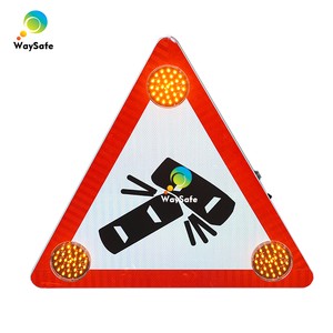 Solar LED Traffic Sign Board 70x70cm Triangular Amber Flashing Traffic Accident Warning Sign