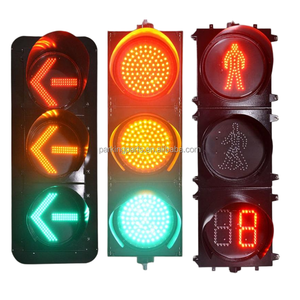 Solar Powered Portable Traffic Light with Three Colors Pedestrian Light Round Arrow Support Customizable 55-63kg -40C-80C