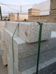 G682 Granite Long Rectangular Rounded Curbstone Anti-Slip Weather-Resistant for Villa Courtyard Garden Plaza Road Paving