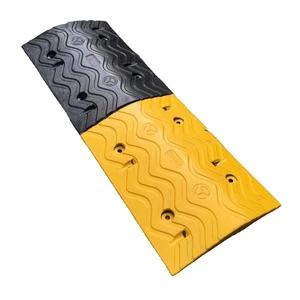 Wholesale Recycled Rubber Speed Bump Driveway Curb Ramp 10-15mph