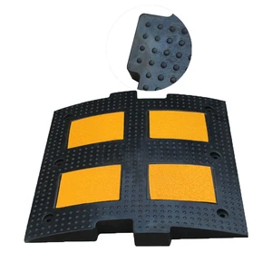 Hot Factory Rubber Speed Bump Reduce Security Products Crash Barrier for Road Safety Traffic