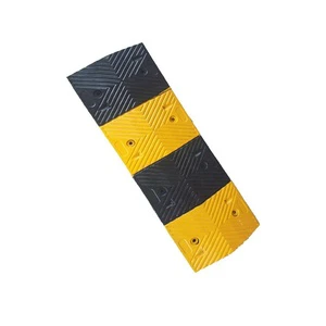 High Quality SevenShine JS-1 Plastic Speed Bump Hump 1000x330x40mm Yellow Black Engineer Grade Reflective IP66 Protection