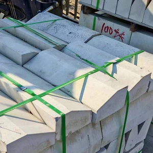 Irregular Shaped Curb Stones That Can Be Customized in Size