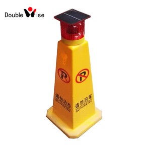 High-Configuration Solar Powered Traffic Warning Lights Long-Range for Road Fences and Safety Signals Manufacturer Prices