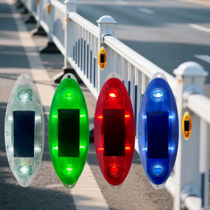 High Brightness Plastic Solar IP68 Traffic Light Road Strobe Emergency Signaling Warning Light Reflective Surface Customized