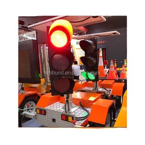 Portable Red Yellow Green Color Led Solar Traffic Signal Light