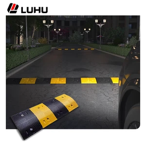 Yellow and Black Rubber Speed Hump Traffic Safety Speed Bump for Roads