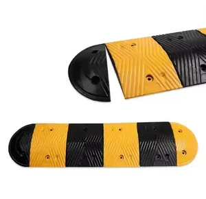 High Quality Rubber Speed Bump Good Price Car Slow Down Barrier Reflective Rubber Speed Bump