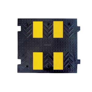 Durable Black Rubber Speed Bump 50 X 50 X 4.5 cm 9.45 kg Speed Limiter with Patterned Surface Ileri Trafik
