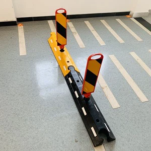 Driveway Isolation Reflective Warning Delineator Vertical Panel Rubber Base Safety Traffic Line lane Divider Road Separator
