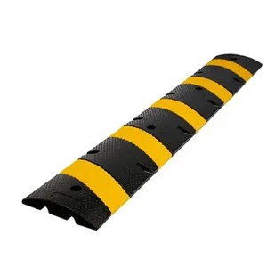 Good Quality Yellow Black Customizable Size Rubber Speed Hump Heavy Duty
