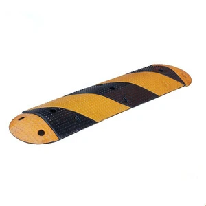 Chixin Road Reflective Solid and Practical Driveway Rubber Speed Bump for Sale