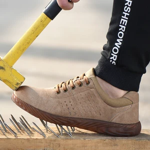 Men's Lightweight Anti-Hit & Anti-Puncture Work Shoes Slip-Resistant Labor Protection for Fall & Winter Use