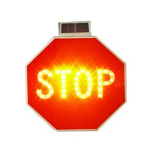 Road Safety Warning Customized Flash LED Solar Powered Traffic Sign with >800m Visibility IP65 Waterproof Multi-Shaped