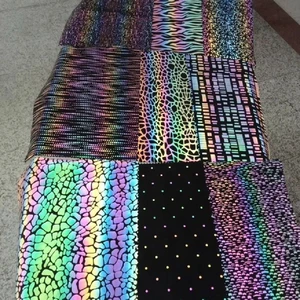 Direct Manufacturers for Black Color Reflective Chemical Fabric Fashion Color Reflective Fabrics