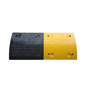 500mm*430mm*50mm Yellow+Black Shunlu Car Rubber Speed Humps & Bumps Model A060 15-25mph in Dubai UAE