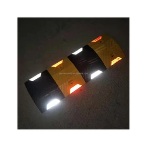 A Road Garage for the Deceleration Rubber Speed Bump to Be Sold Led Speed Retarder Speed Hump Bump