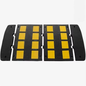 Black Yellow Slow Down Non-Slip Texture High Load-Bearing Traffic Safety Rubber Ramp Speed Reducer Road Hump Rubber Speed Bump
