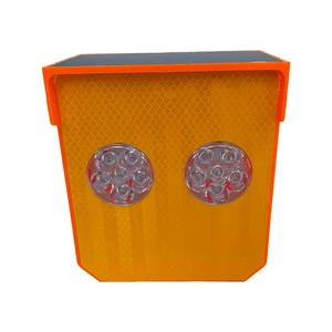 Factory Wholesale Cat's Eye Solar Synchronized Traffic Warning Lights Highway Induced Project IP65 Waterproof 5x2 LED 100+ Hours