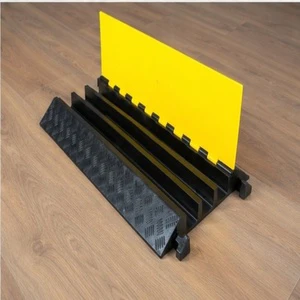 Portable Speed Bump 23 Inch Width 60mm Height Plastic HDPE Yellow Lid 10-15mph Asphalt Surface