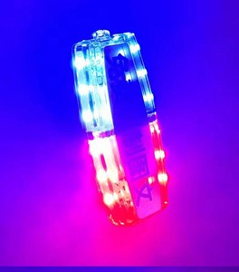 Rechargeable LED Solar Traffic Warning Light High Brightness Durable Plastic Tip High-Intensity Prismatic Reflective Highway Use