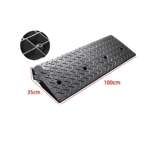 Portable Heavy Duty Rubber & Plastic Speed Bump with 8-32cm Height 25-100cm Width 15-25mph Traffic Rating
