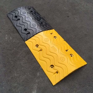 Black and Yellow Road Safety Speed Hump Rubber Industrial Traffic Speed Bump