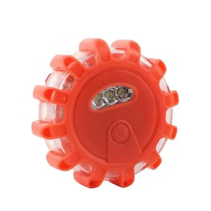 Plastic Road Flares Car Emergency Safety Warning Lights Magnetic Mount Battery Powered Flash Beacon For Urban Roads V16 Approved