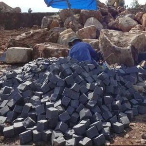Vilaconic Solid Black Basalt Cube Cobblestone for Villa Application Split Surface Finish Cut-To-Size 5+ Year Warranty Factory