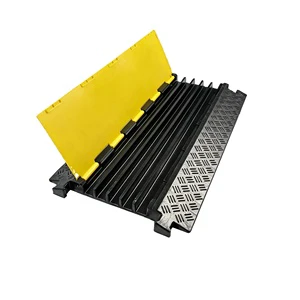 Outdoor 5-Channel Rubber Bumper Speed Bump for Roadway Safety Load Bearing 1-40 Tons 10-15mph Traffic Speed