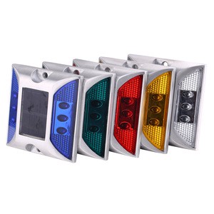 Hot Selling Cast Aluminum LED Road Stud Solar Reflective Raised Traffic Warning Light Cross-Border Square Design Optimal Warning