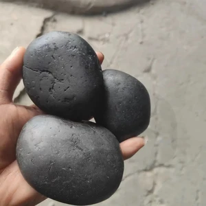 Natural Stone Round Cobble Polished Pebble With Smooth Surface Black for Road Pavement Villa Design Chinese Style