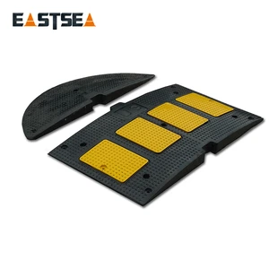 The Factory Produces Black and Yellow Rubber 900 mm Wide Road Safety Speed Bumps.
