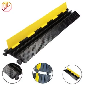 CE RoHS Certified Speed Bumps 2 Channels Rubber Plastic Cable Hose Ramp Outdoor Events Stage Cable Cover
