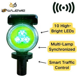 Solar Traffic Warning Light with ABS/PC Material Chase Flash Mode IP66 Protection for Highway Work Zone & Convoy Use